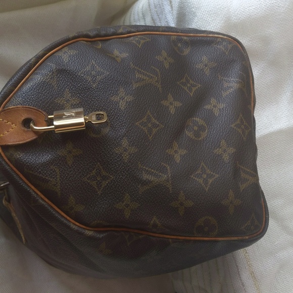 Lv bundle - Picture 8 of 16
